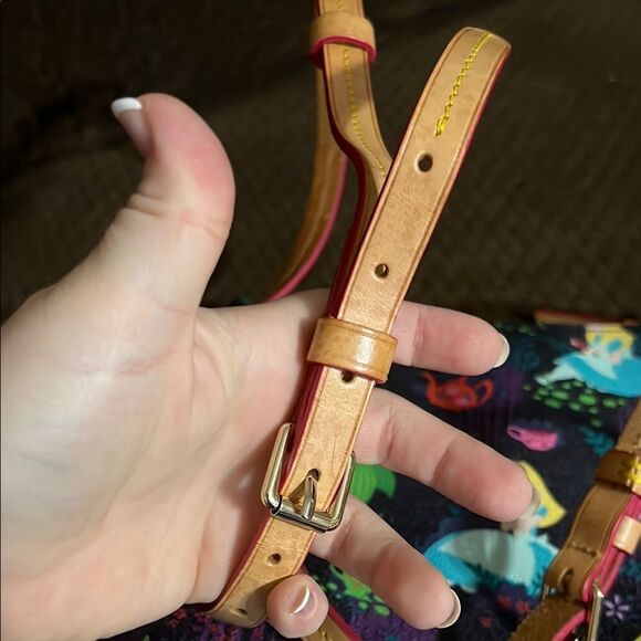 Dooney & Bourke Disney Alice in Wonderland hard to find Crossbody bag - Picture 9 of 11